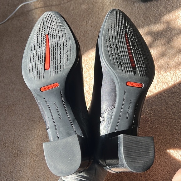 Rockport pointed heeled black leather booties, size 7.5, well worn - Picture 6 of 8